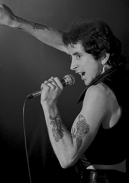 40 Years Ago: Bon Scott Begins His Final Tour With AC/DC